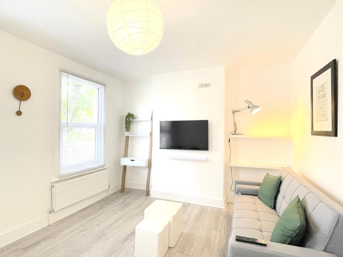 לונדון Stylish Apartment In Plaistow מראה חיצוני תמונה
